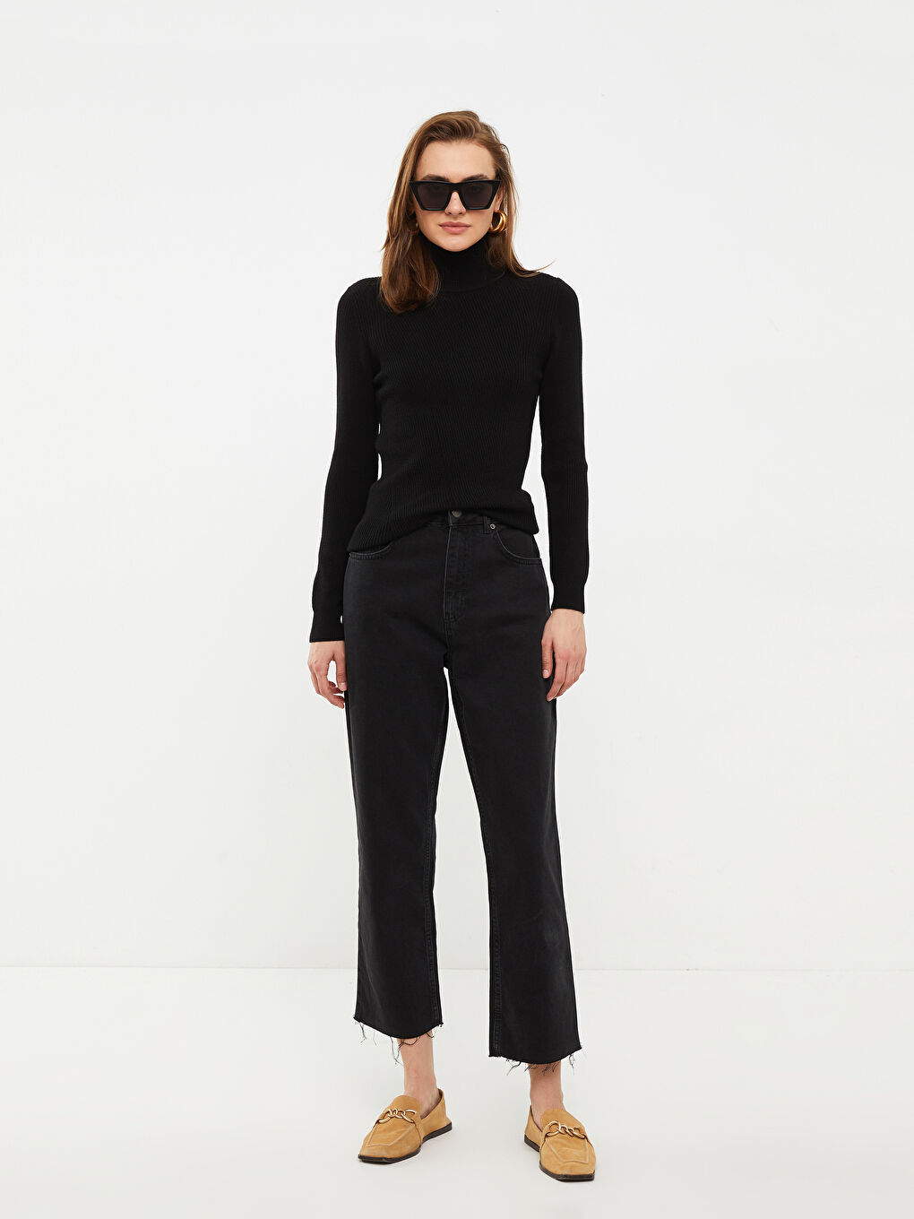 Siyah Yarım Balıkçı Yaka Kadın Triko Kazak-1