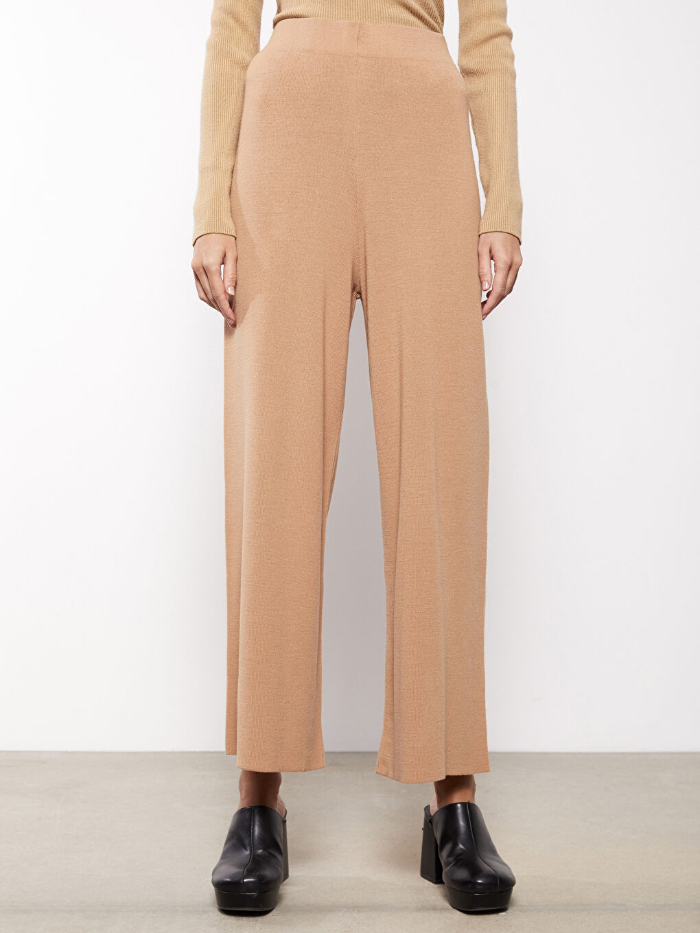 Women's Elasticated Waist Plain Knitwear Trousers-2