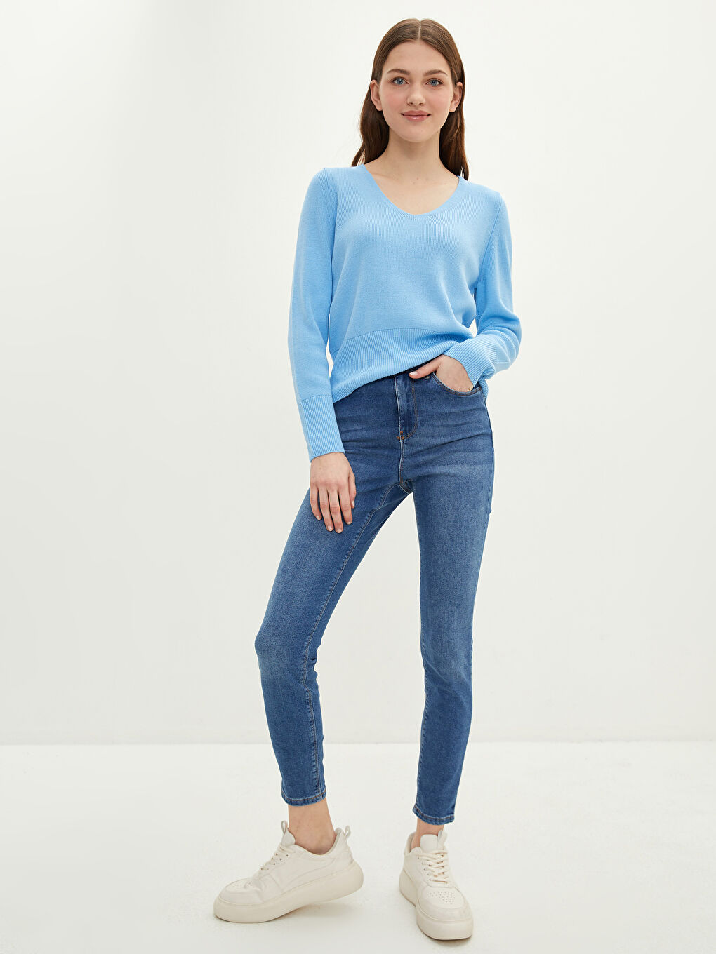 Mavi V Yaka Düz Uzun Kollu Kadın Triko Kazak-1