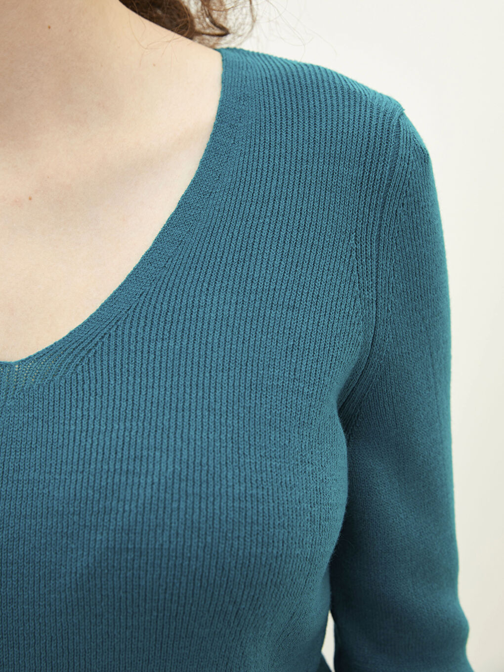 V Neck Plain Long Sleeve Women's Knitwear Sweater-2