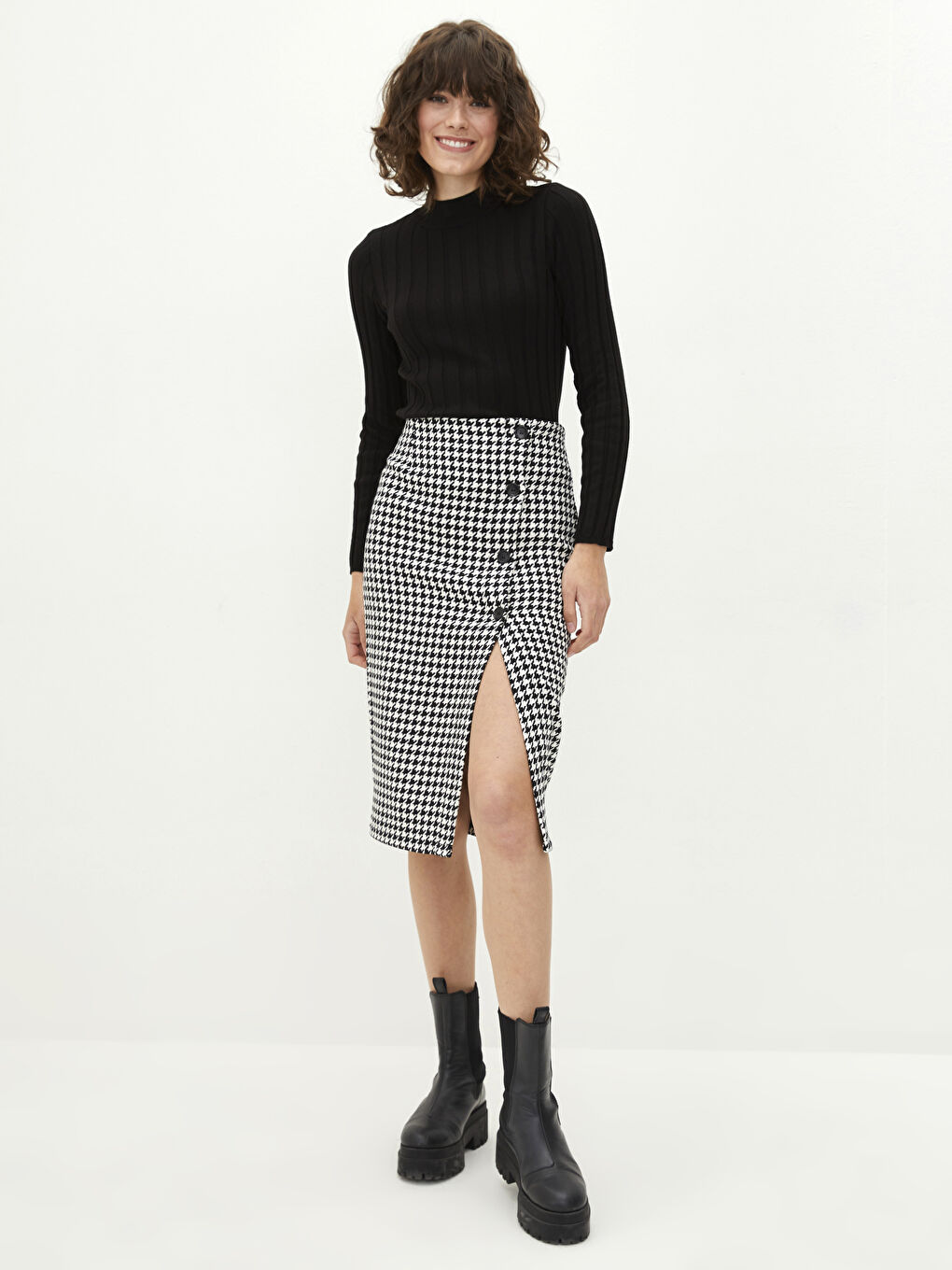 Siyah Yarım Balıkçı Yaka Kadın Triko Kazak-2