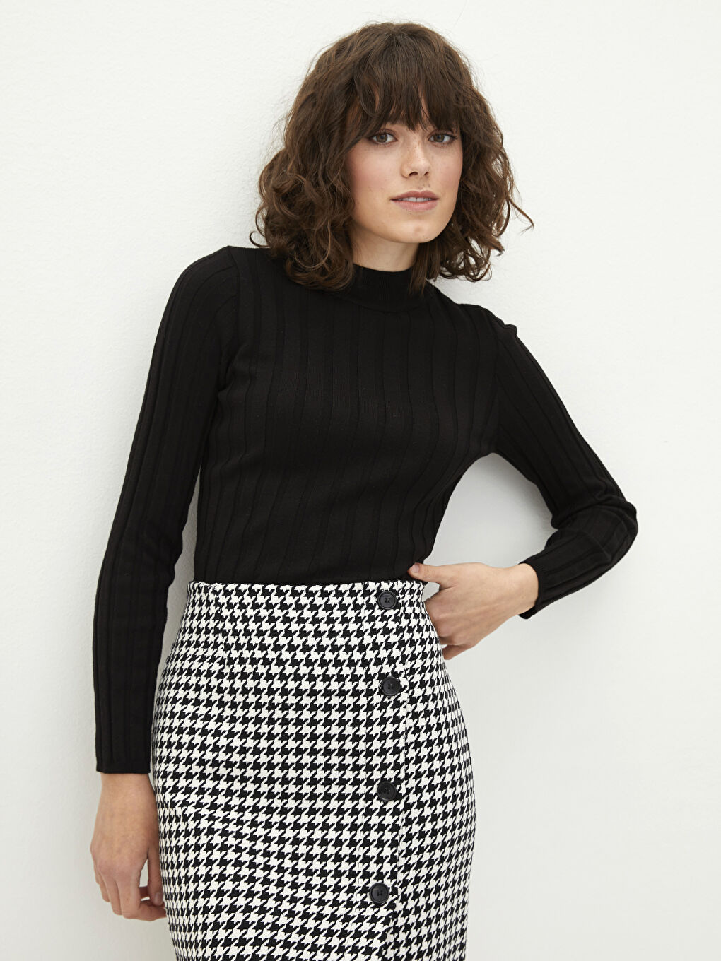 Siyah Yarım Balıkçı Yaka Kadın Triko Kazak-3