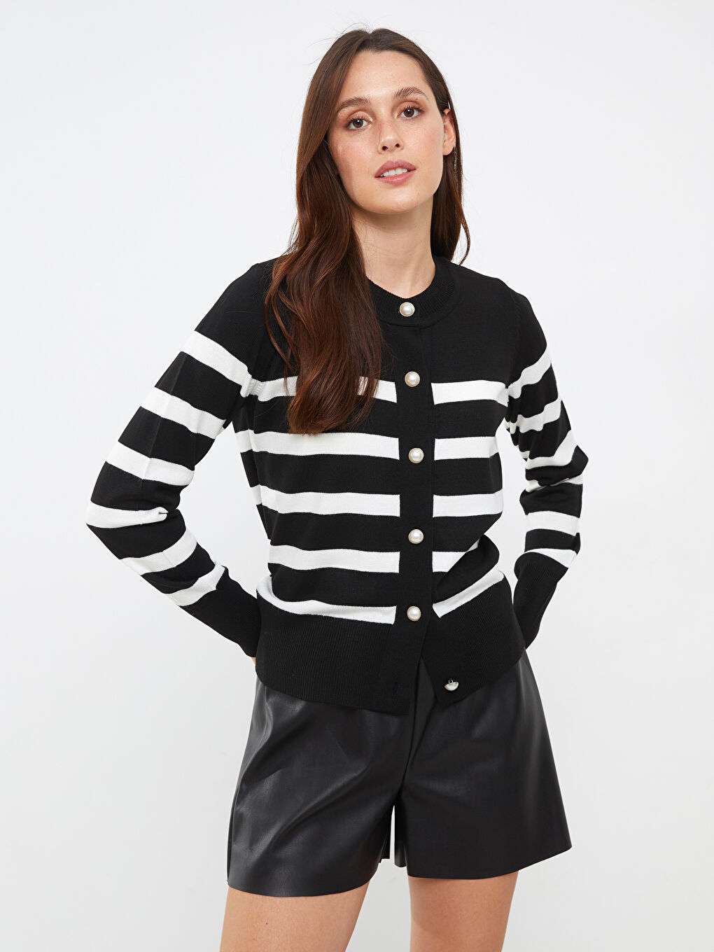 Siyah Bisiklet Yaka Çizgili Kadın Triko Hırka