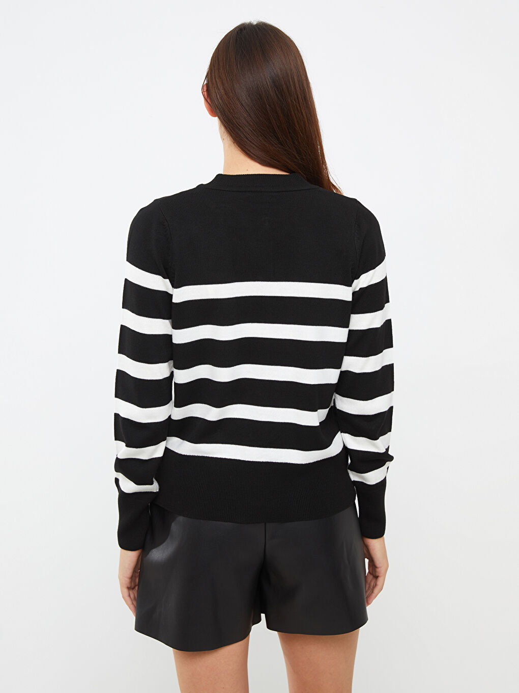 Siyah Bisiklet Yaka Çizgili Kadın Triko Hırka-4