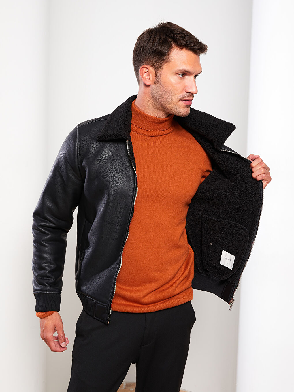 Siyah Standart Kalıp Gömlek Yaka Erkek Deri Görünümlü Mont-1