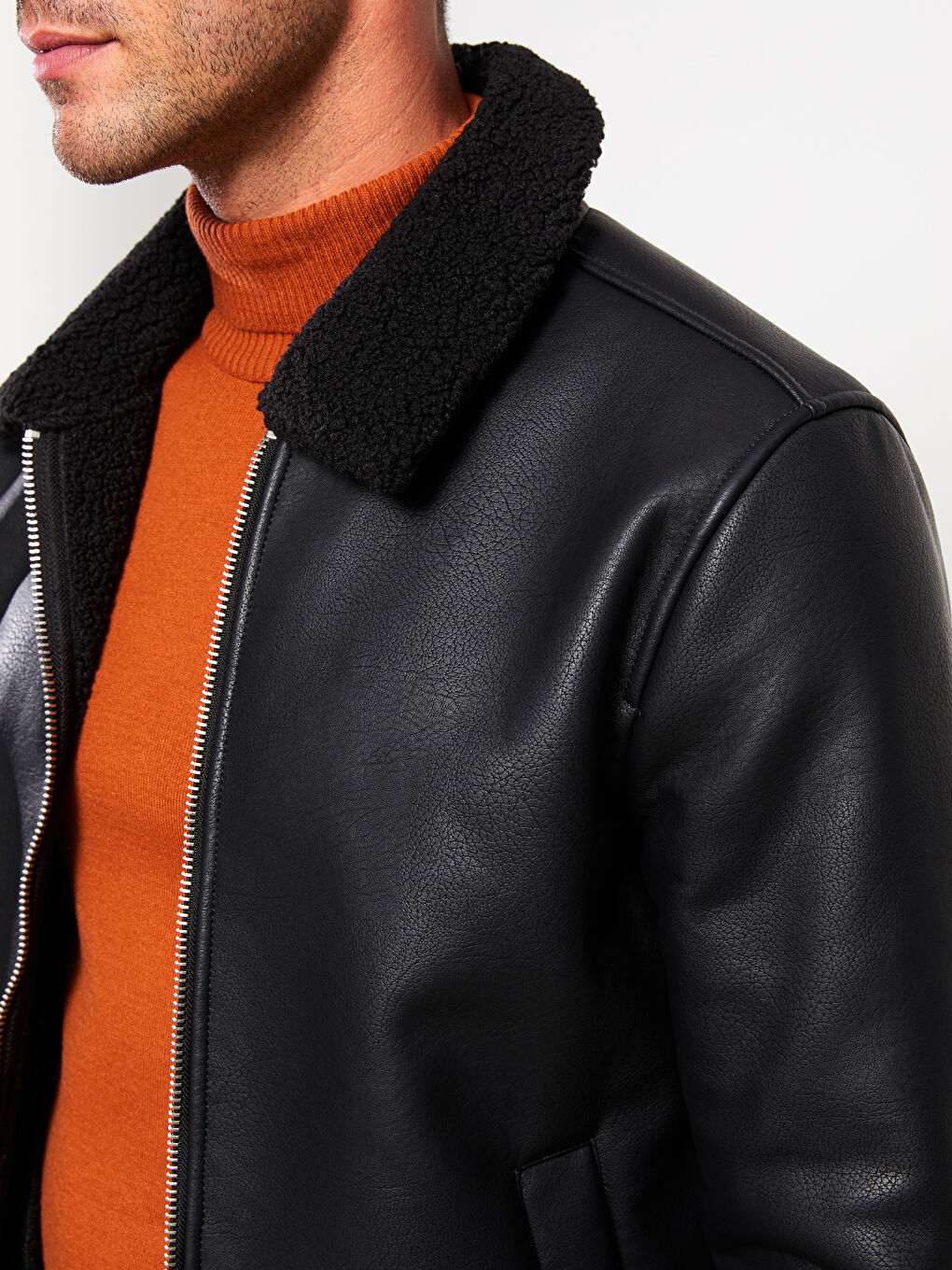 Siyah Standart Kalıp Gömlek Yaka Erkek Deri Görünümlü Mont-3