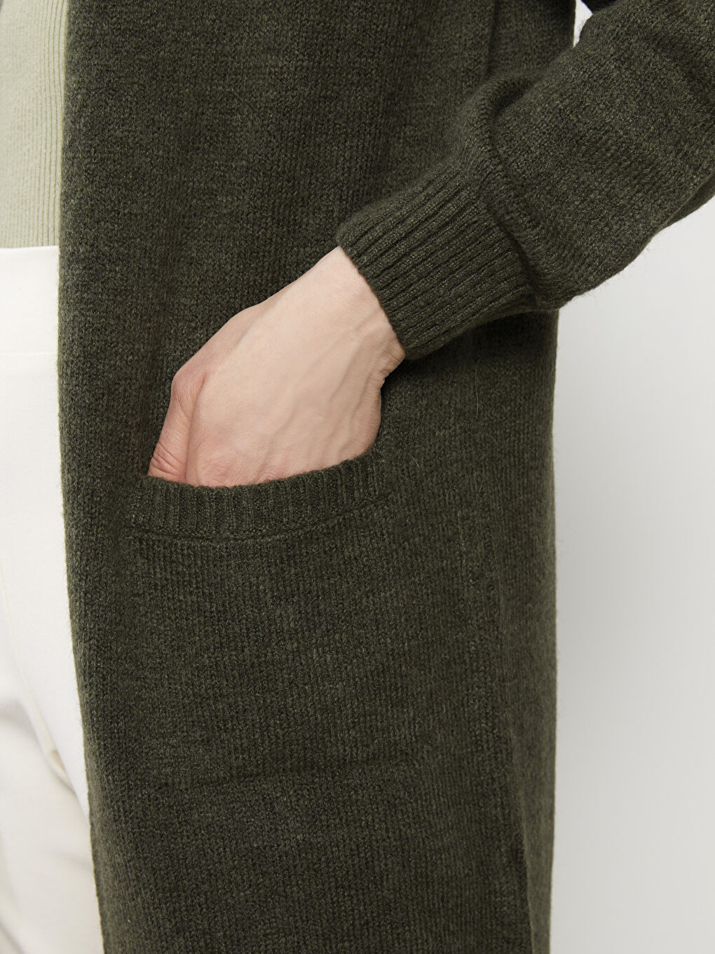 Haki Şal Yaka Düz Cep Detaylı Kadın Triko Hırka-2