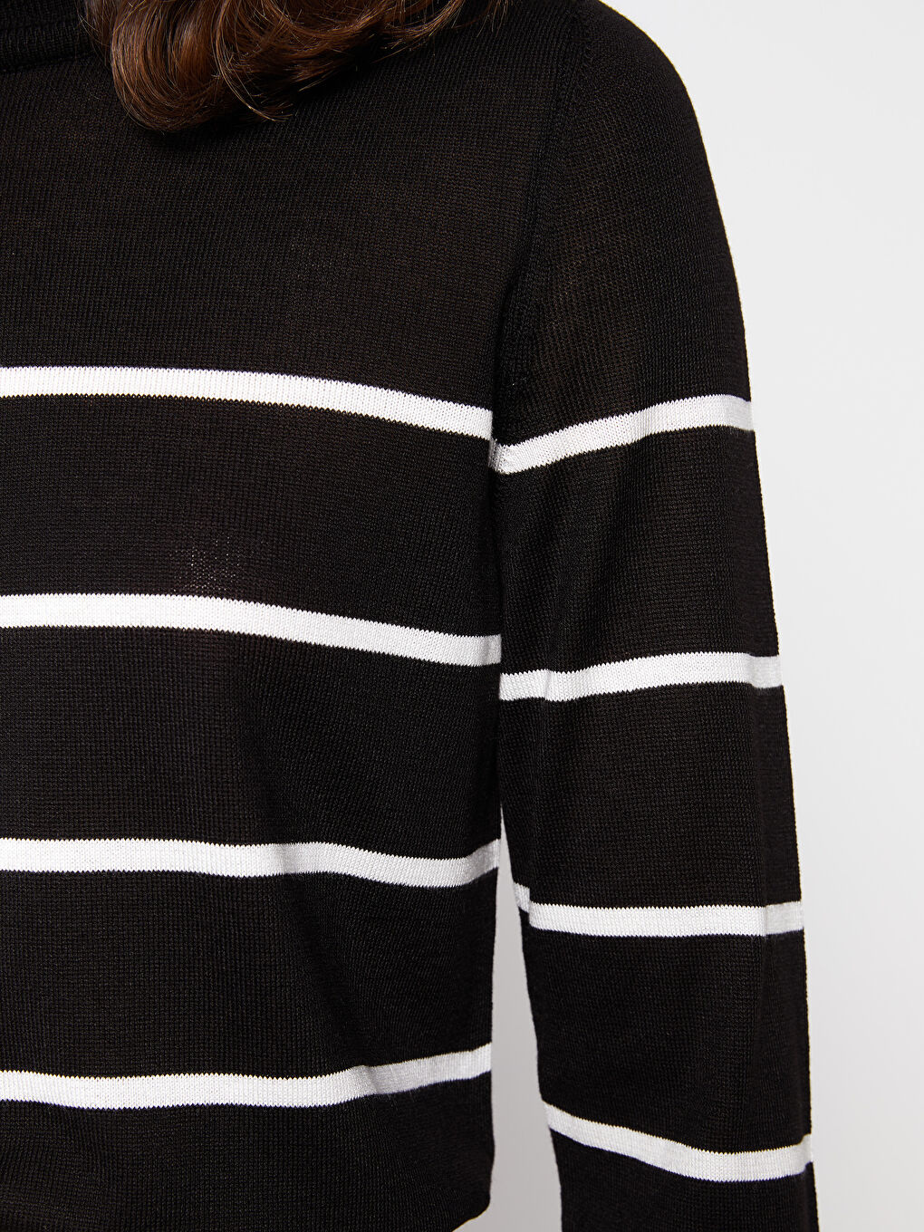 Siyah Balıkçı Yaka Çizgili Uzun Kollu Kadın Triko Kazak-3