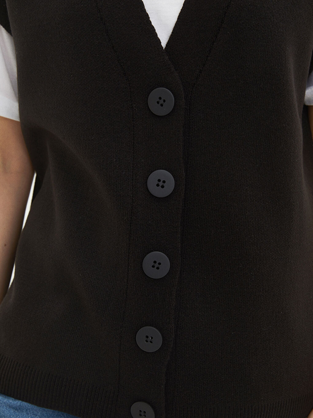 Siyah V Yaka Kadın Triko Yelek-3