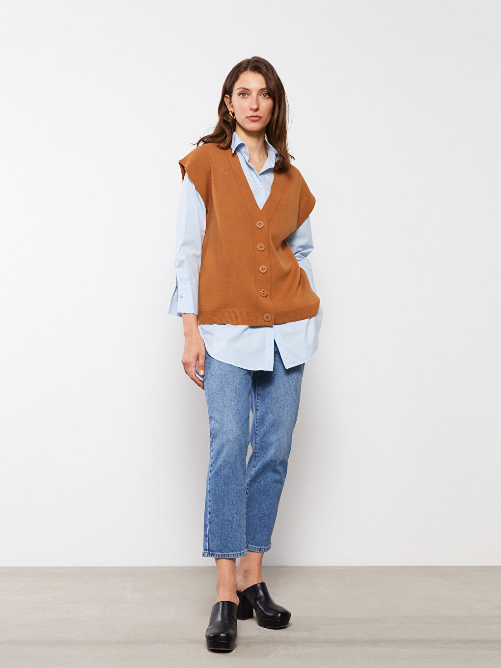 Vestă Tricotată pentru Femei cu Decolteu în V-1