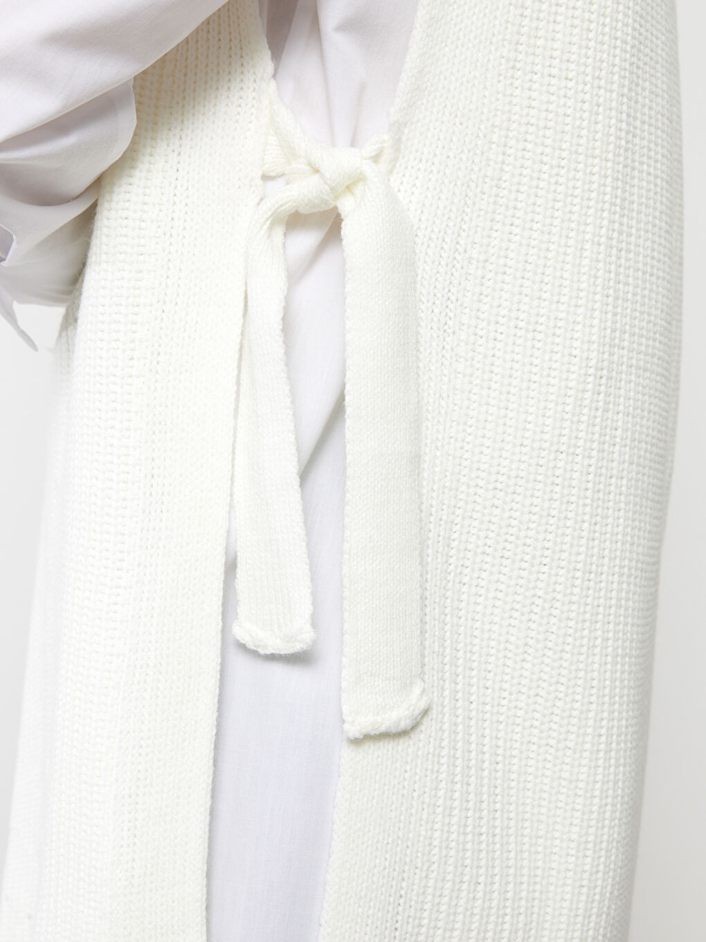 Ekru Bisiklet Yaka Kendinden Desenli Kadın Triko Süveter-4