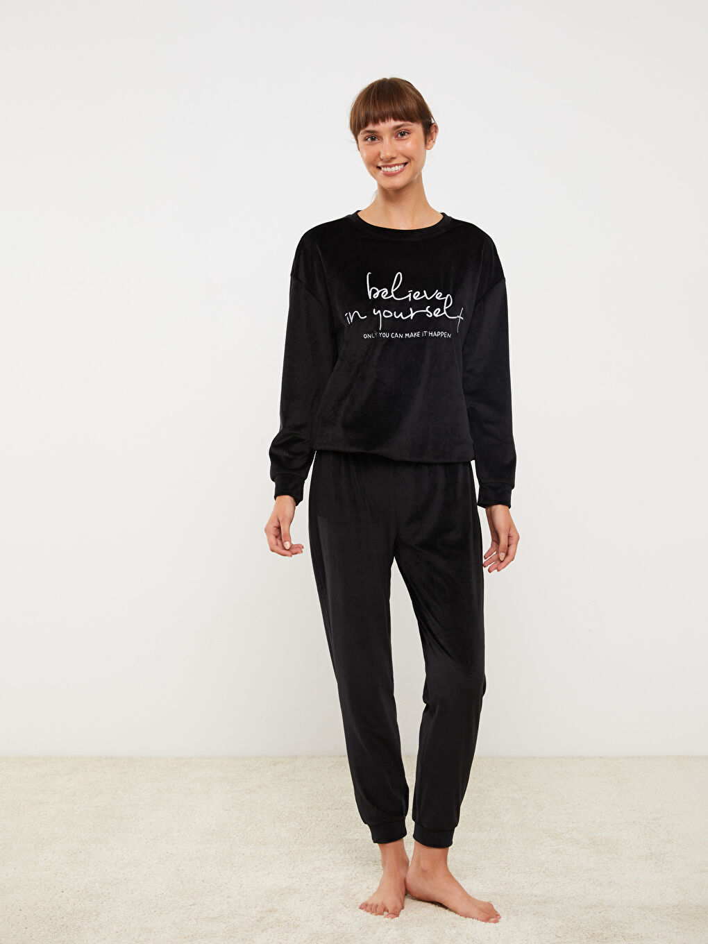 LCW Young Rundhalsausschnitt Bedrucktes Langarm Samt Pyjama-Set für Damen -W20404Z8-CVL