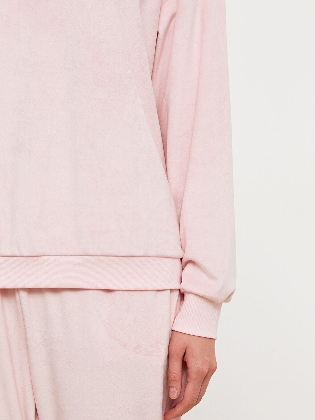 Pembe Bisiklet Yaka Düz Uzun Kollu Kadife Kadın Pijama Takımı-3