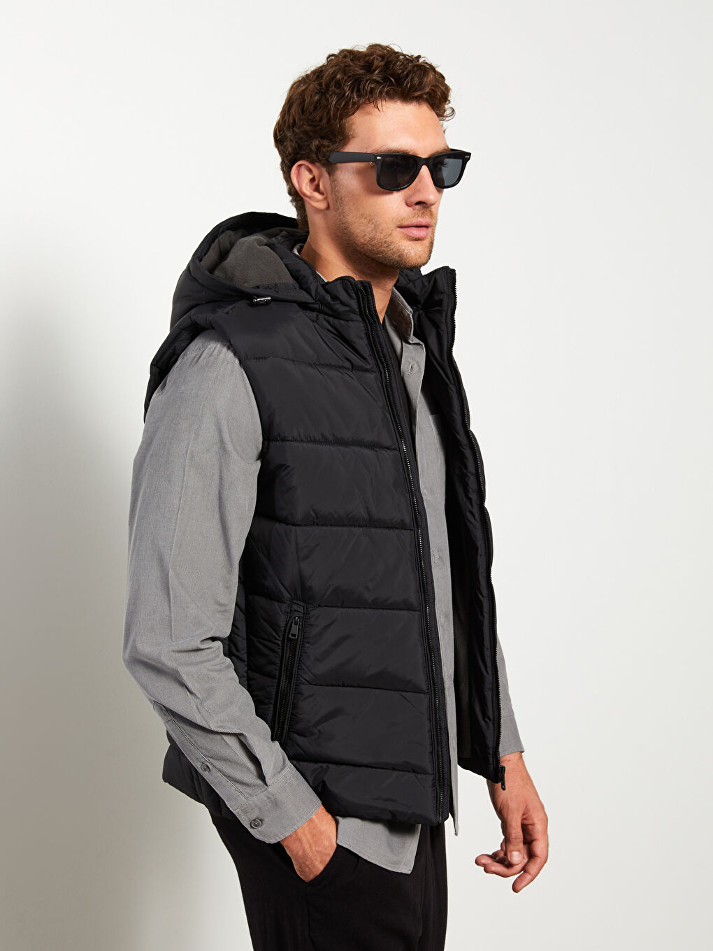 LCWAIKIKI Classic Standard Fit Kapuzenweste für Herren -W20460Z8-CVL