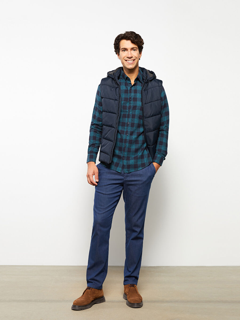 LCWAIKIKI Classic Standard Fit Hooded Men's Vest -W20460Z8-RFD