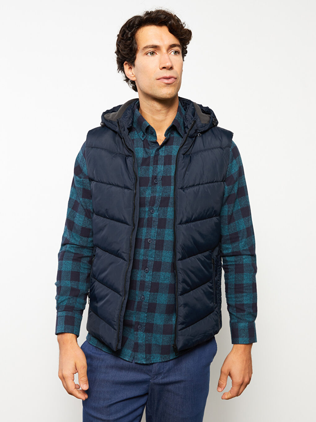 LCWAIKIKI Classic Standard Fit Hooded Men's Vest -W20460Z8-RFD