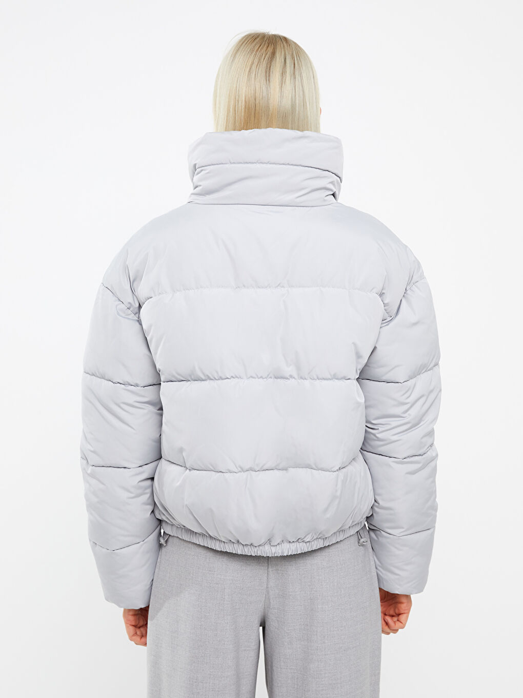 Gri Dik Yaka Düz Uzun Kollu Kadın Şişme Mont-3