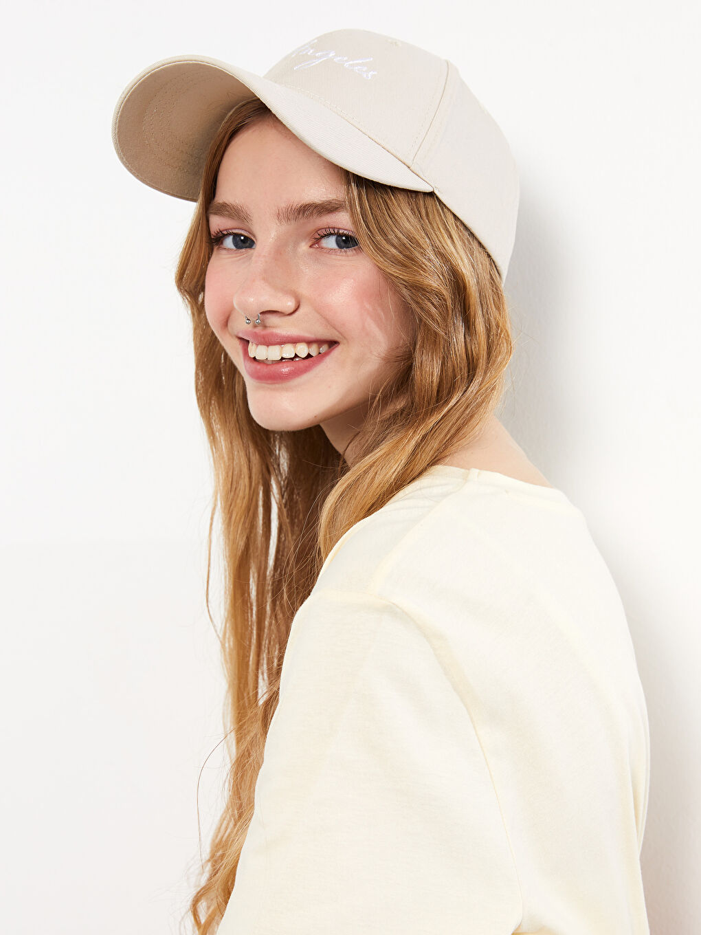 Gri Nakışlı Kadın Kep Şapka