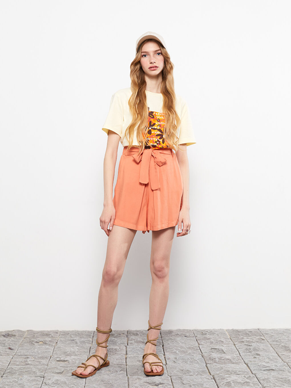 Gri Nakışlı Kadın Kep Şapka-2