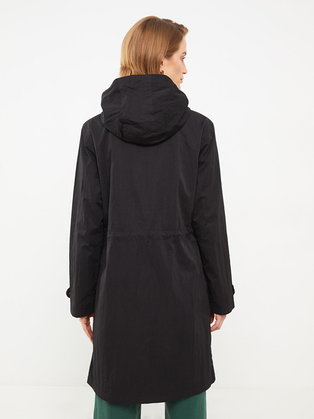 Женский однотонный дождевик с капюшоном-5