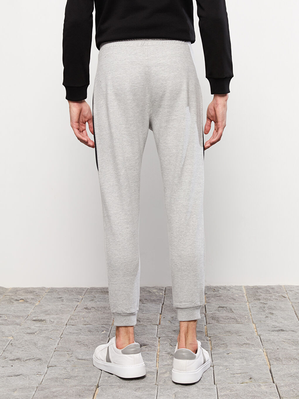 Slim Fit Men's Thick Jogger Sweatpants-3