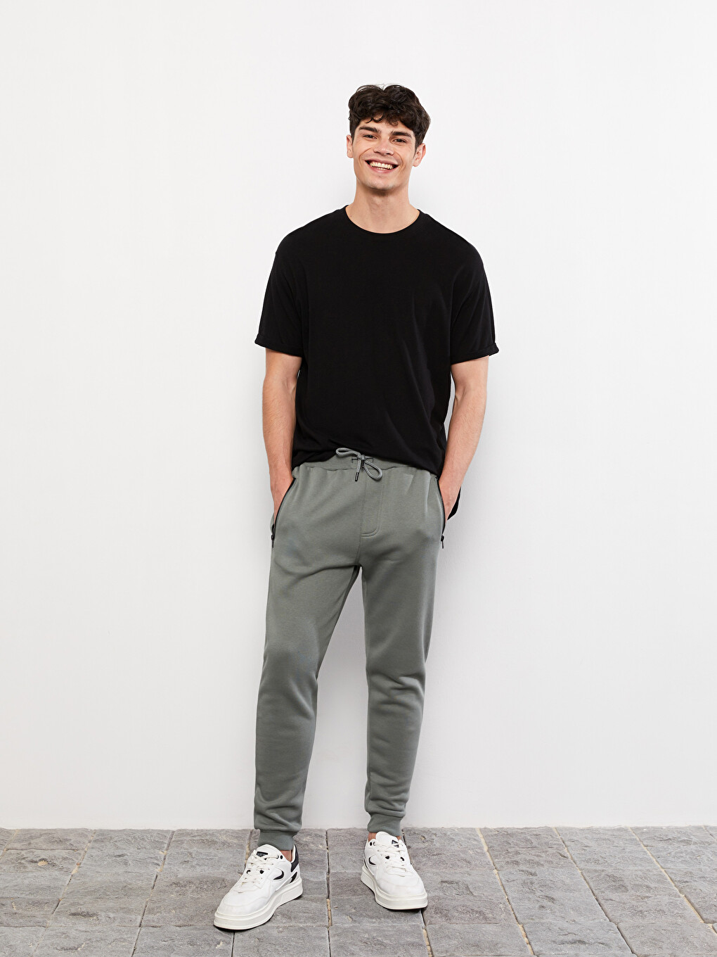Slim Fit Men's Thick Jogger Sweatpants-1