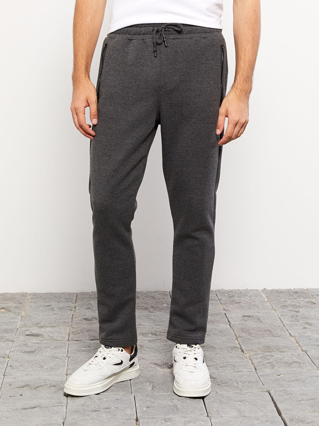 XSIDE Slim Fit Men's Thick Sweatpants -W20699Z8-L8N - LC Waikiki