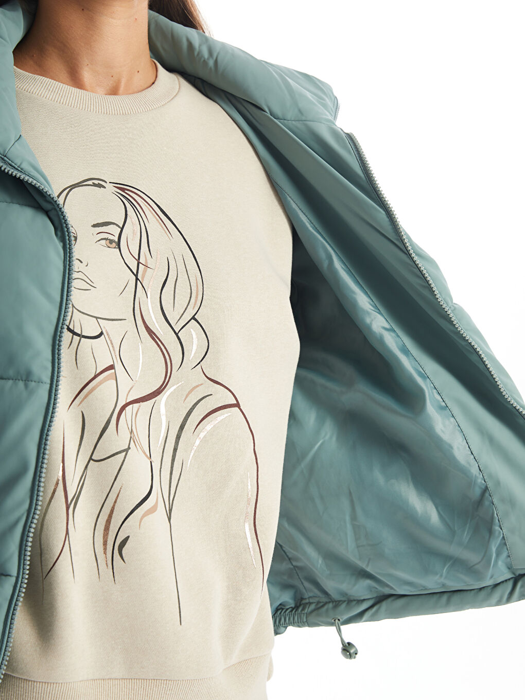 Geacă Matlasată cu Guler Tip Pâlnie pentru Femei-3