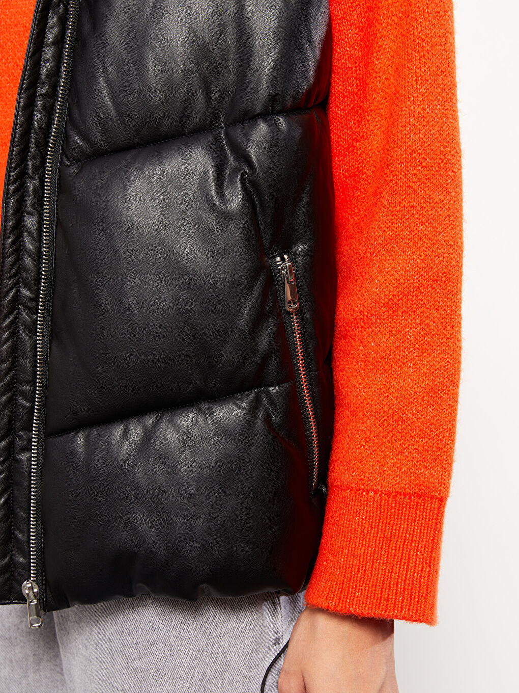 Siyah Kadın Kapüşonlu Düz Şişme Yelek-3