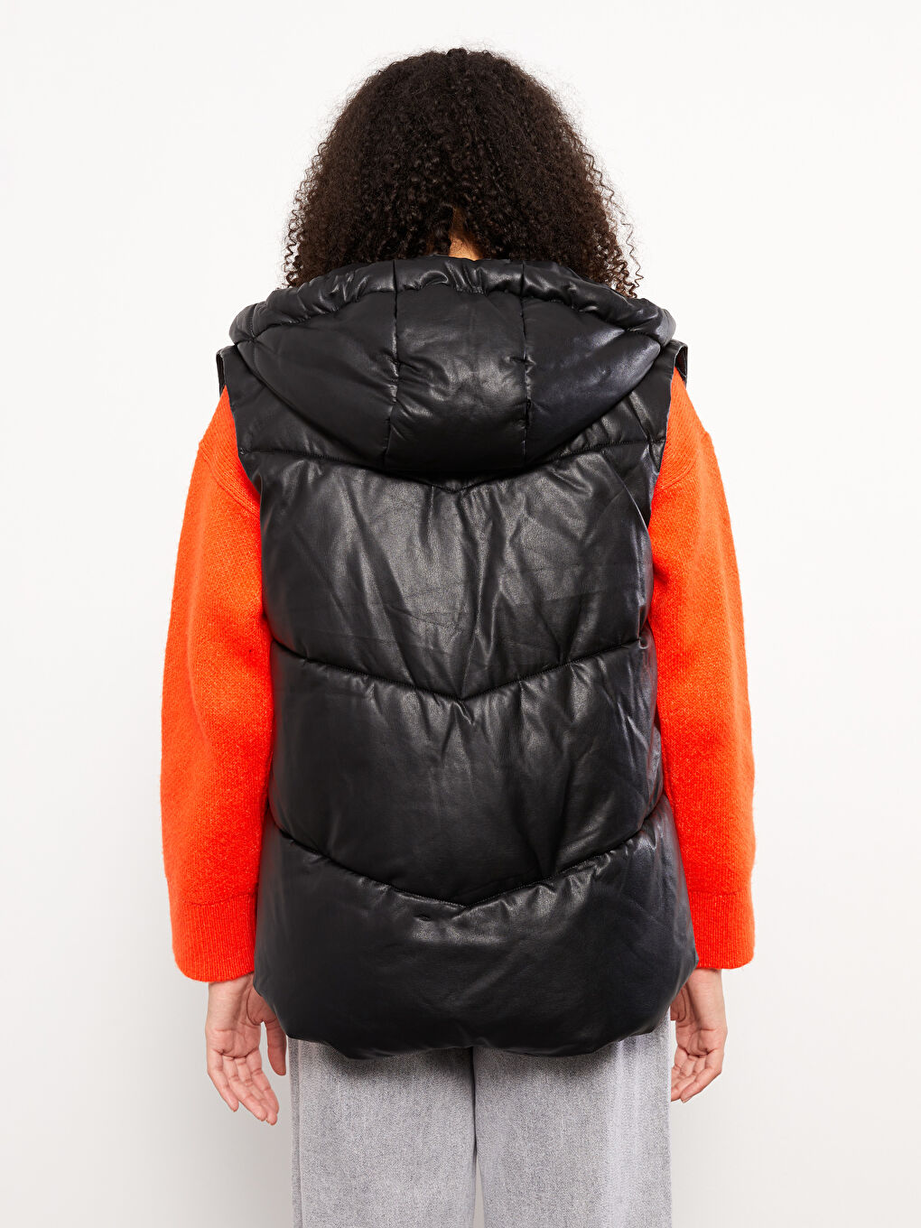 Siyah Kadın Kapüşonlu Düz Şişme Yelek-5