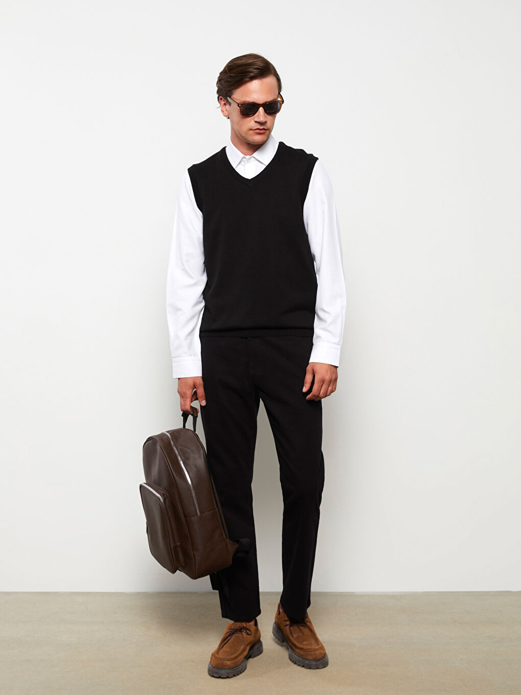 LCWAIKIKI Classic Standard Fit V Neck Men's Knitwear Sweater Vest -W20932Z8-CVL
