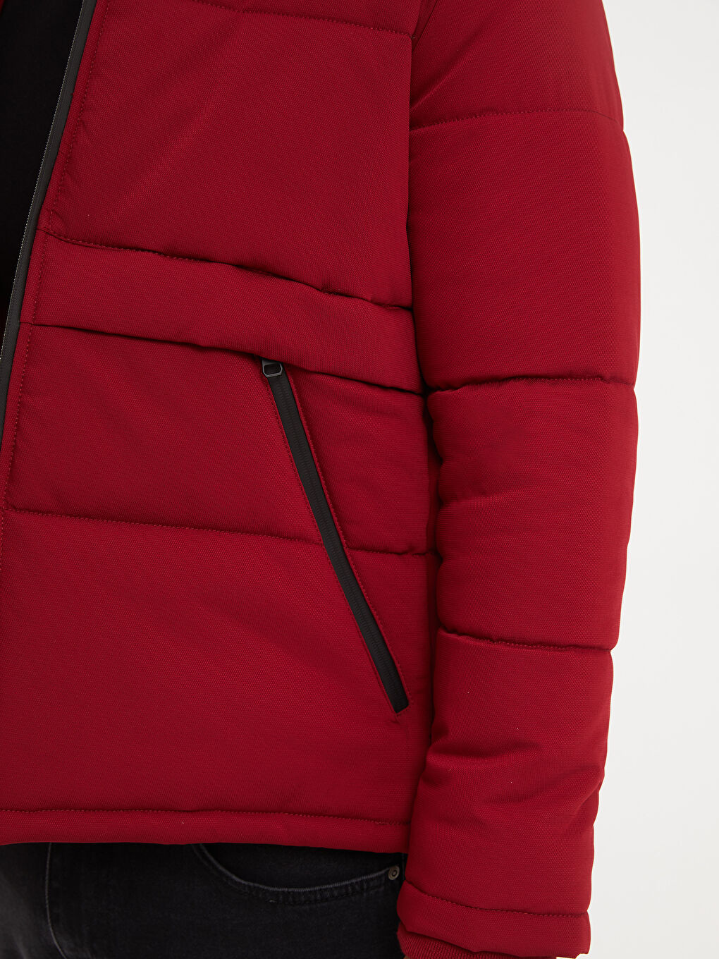 Пуховик стандартного кроя с капюшоном для мужчин-3