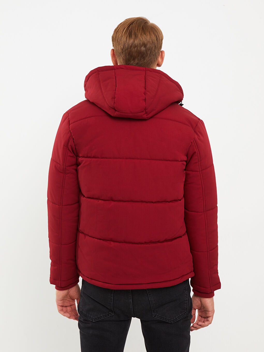 Пуховик стандартного кроя с капюшоном для мужчин-4