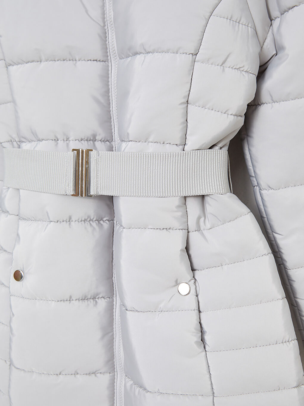 Gri Kadın Kapüşonlu Düz Şişme Mont-7