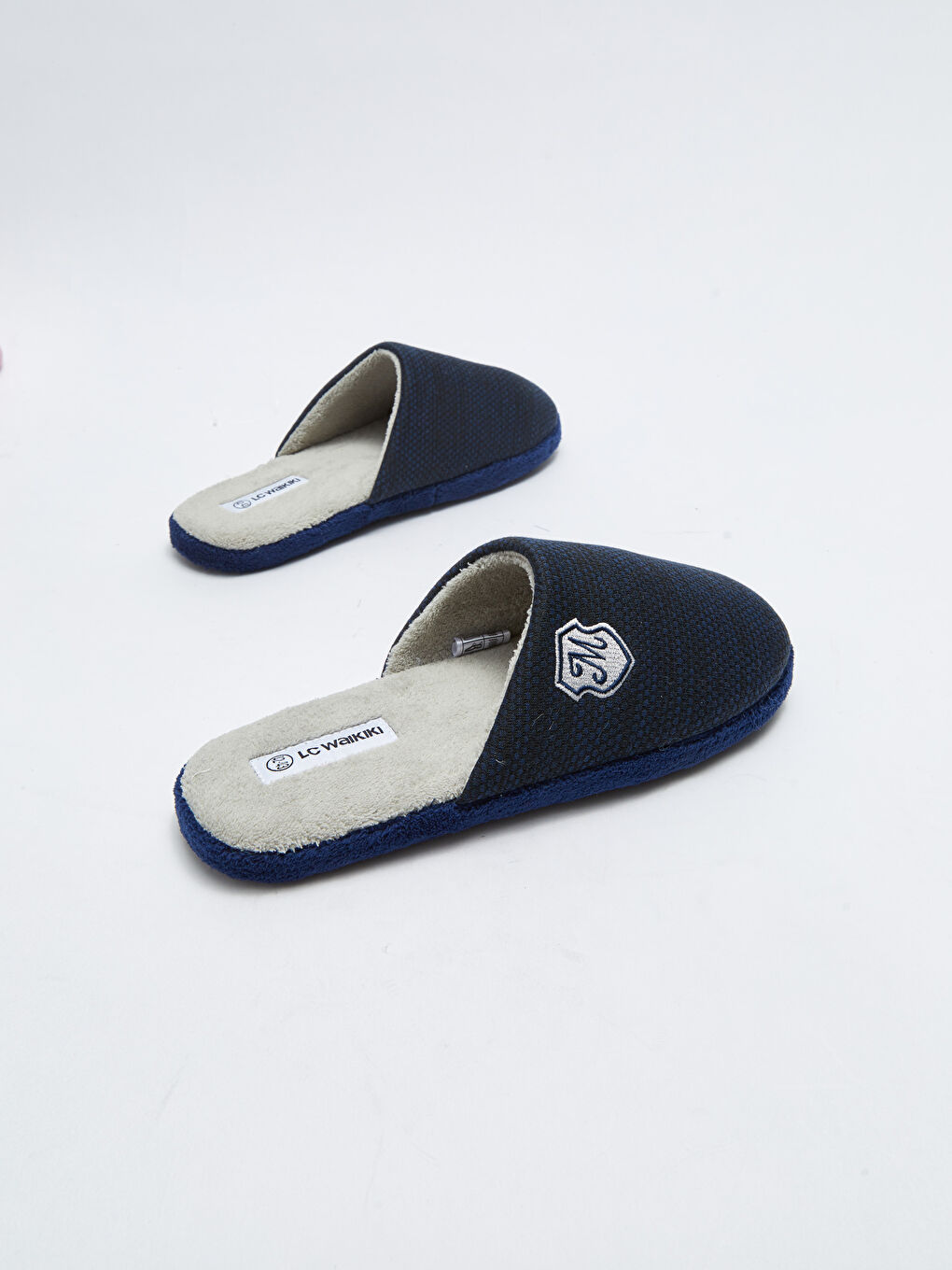 მოქარგული დახურული წინა მამაკაცის სახლის ჩუსტები-4