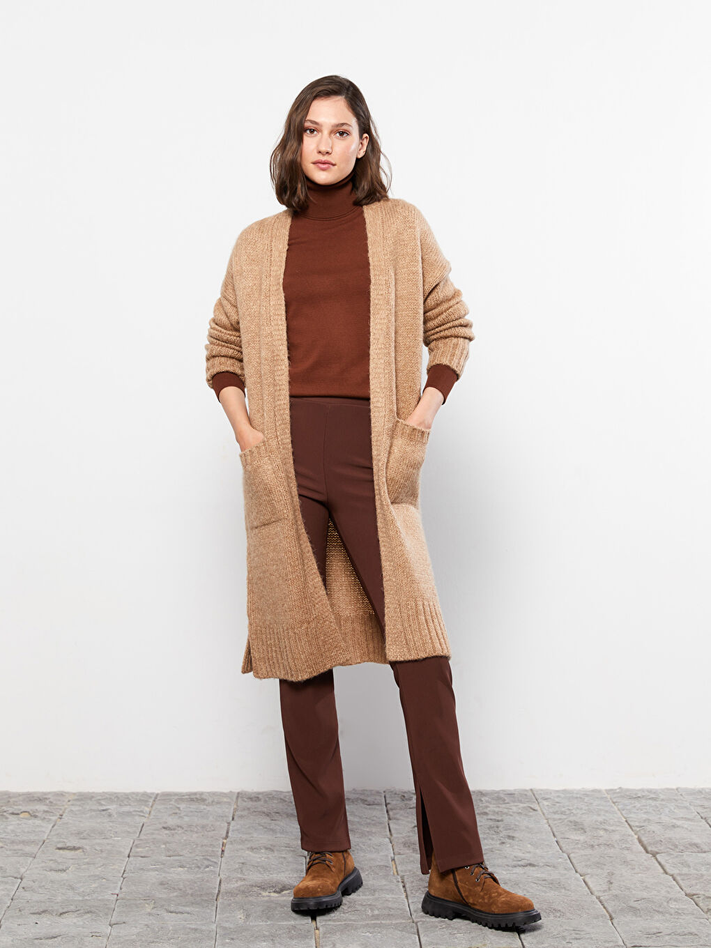 كارديجان تريكو للسيدات بياقة شال وكم طويل بتفاصيل جيوب