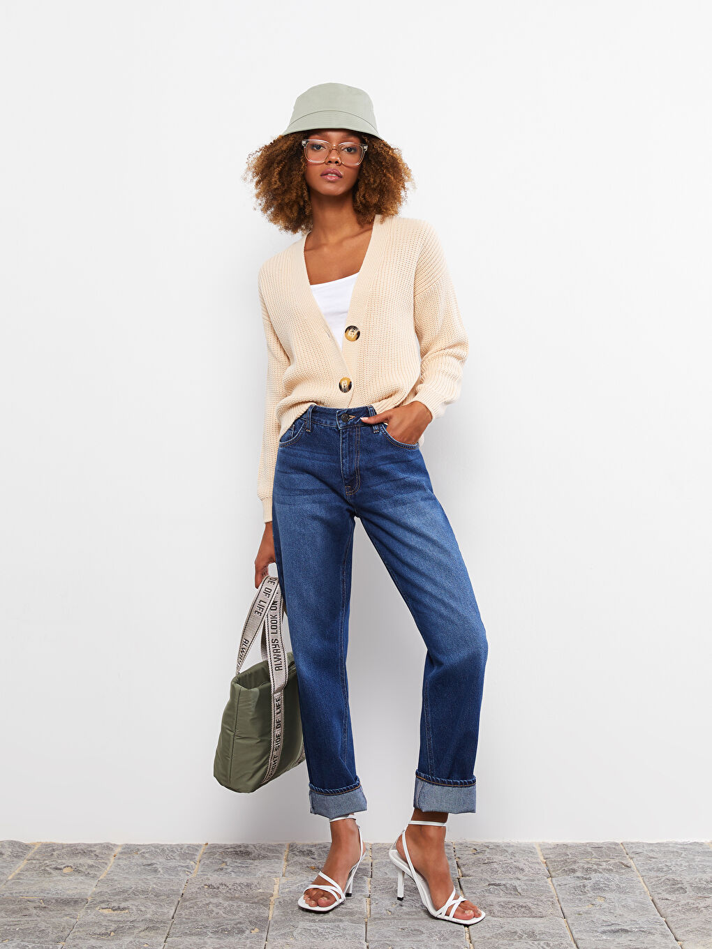 Ekru V Yaka Kadın Triko Hırka