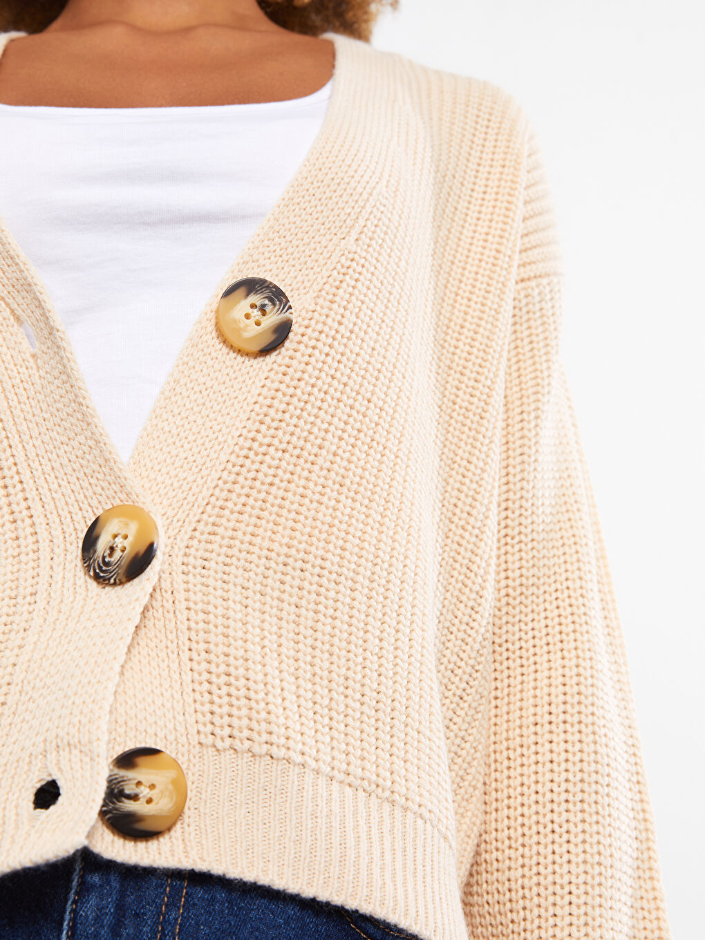 Ekru V Yaka Kadın Triko Hırka-2