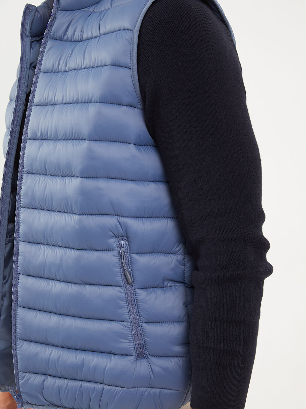 Жилет Дутый Мужской Стандартного Кроя С Воротником-Трубой-3