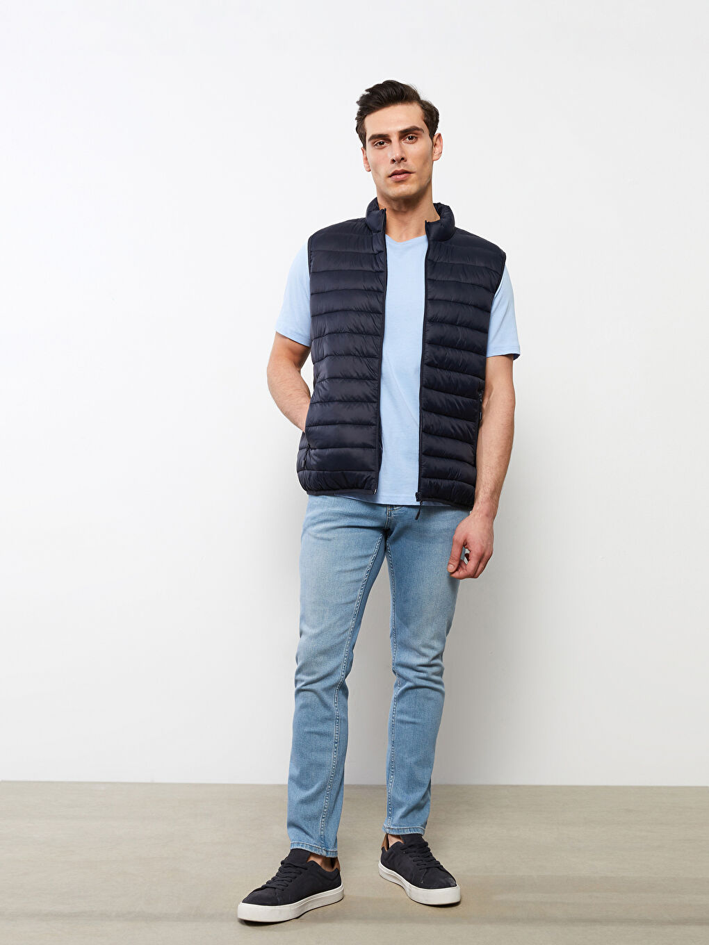Жилет Дутый Мужской Стандартного Кроя С Воротником-Трубой