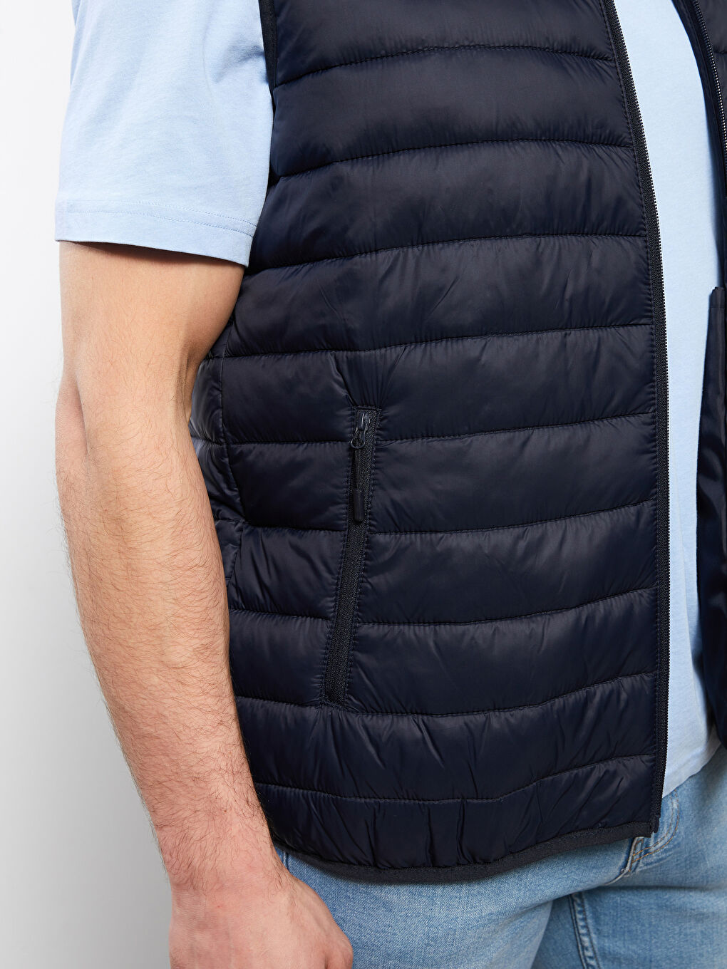 Жилет Дутый Мужской Стандартного Кроя С Воротником-Трубой-4