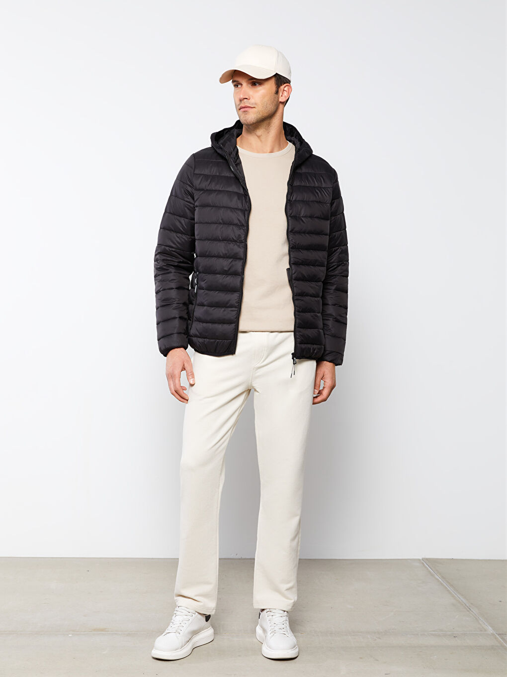 Manteau Bouffant à Capuche Coupe Standard pour Hommes-1