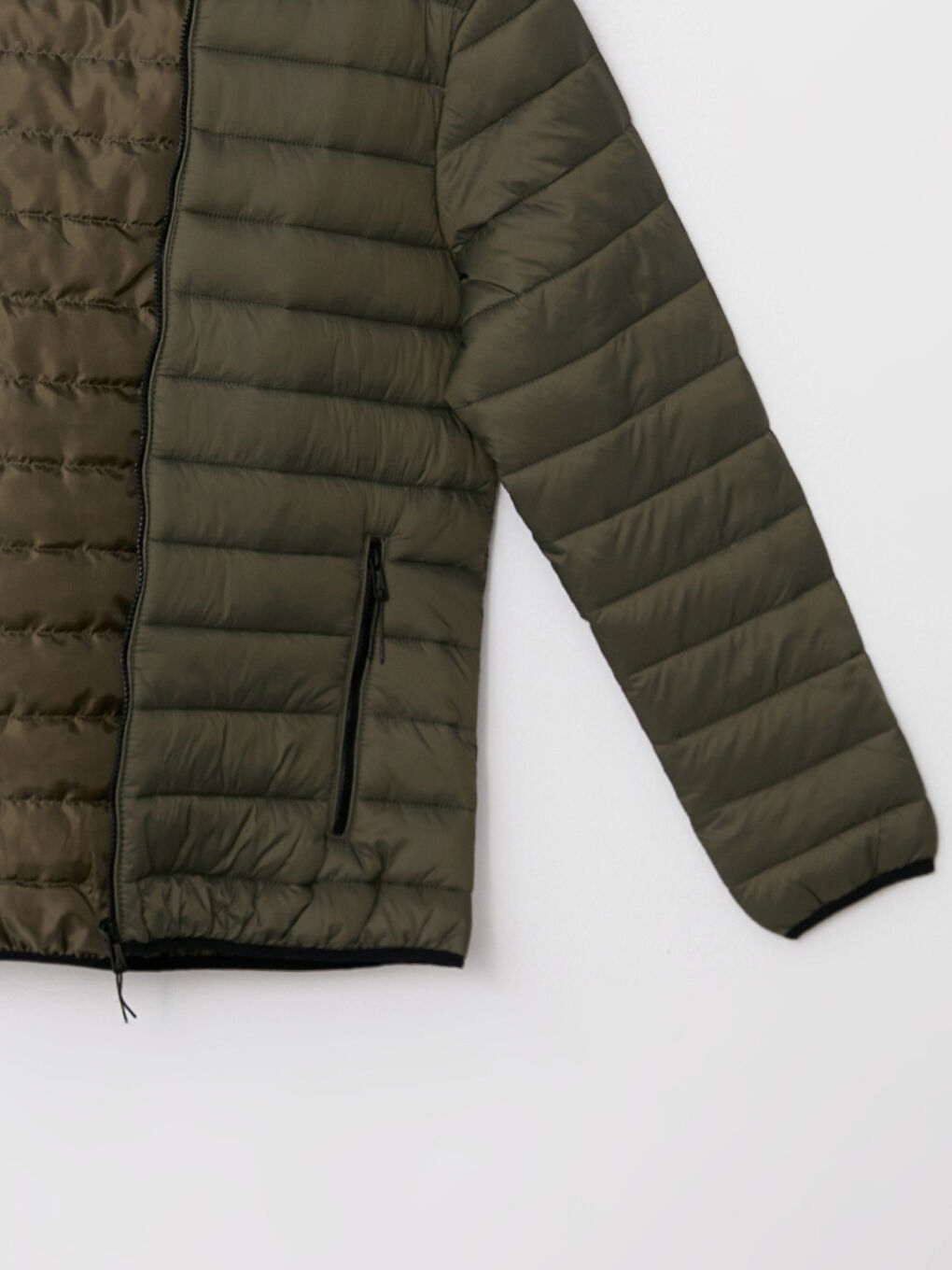 LCWAIKIKI Classic Regular Fit Steppmantel für Herren mit Kapuze -W21078Z8-HCZ