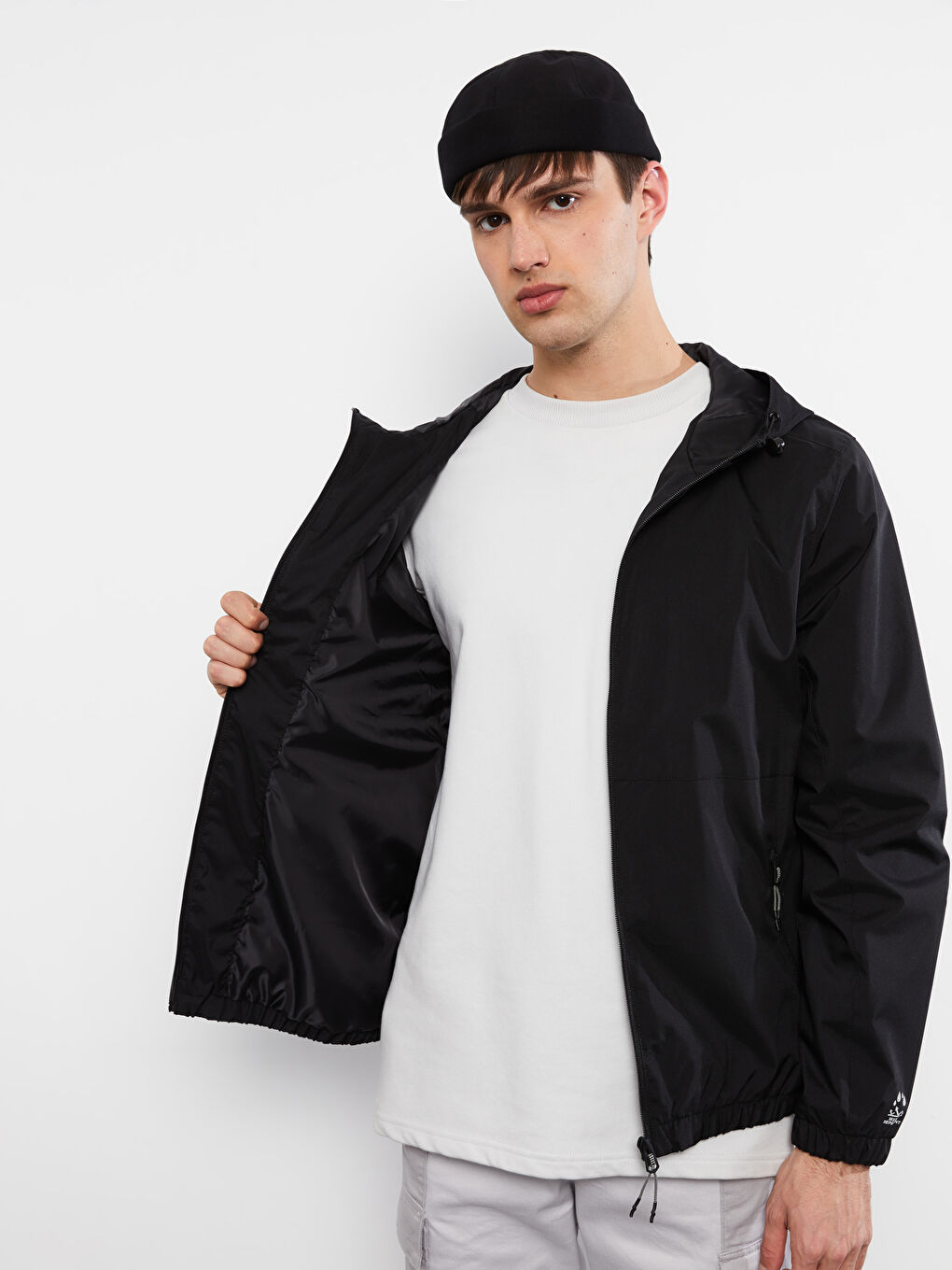 LCW Casual Regulär Geschnittener, Dünner Regenmantel Für Herren Mit Kapuze -W21087Z8-CVL