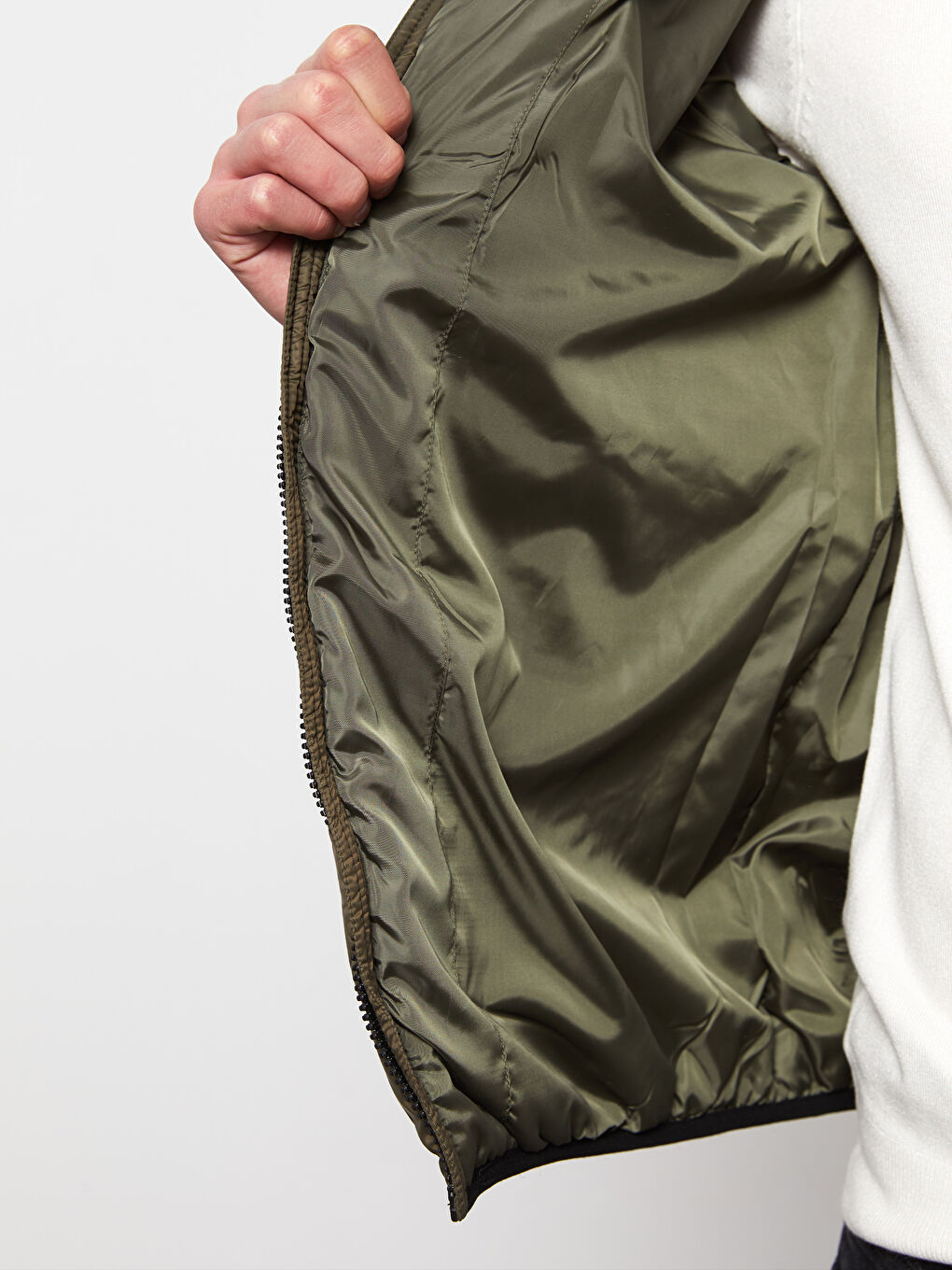 LCW Casual Schlank Geschnittener Kapuzen-Steppmantel für Herren -W21093Z8-HCZ