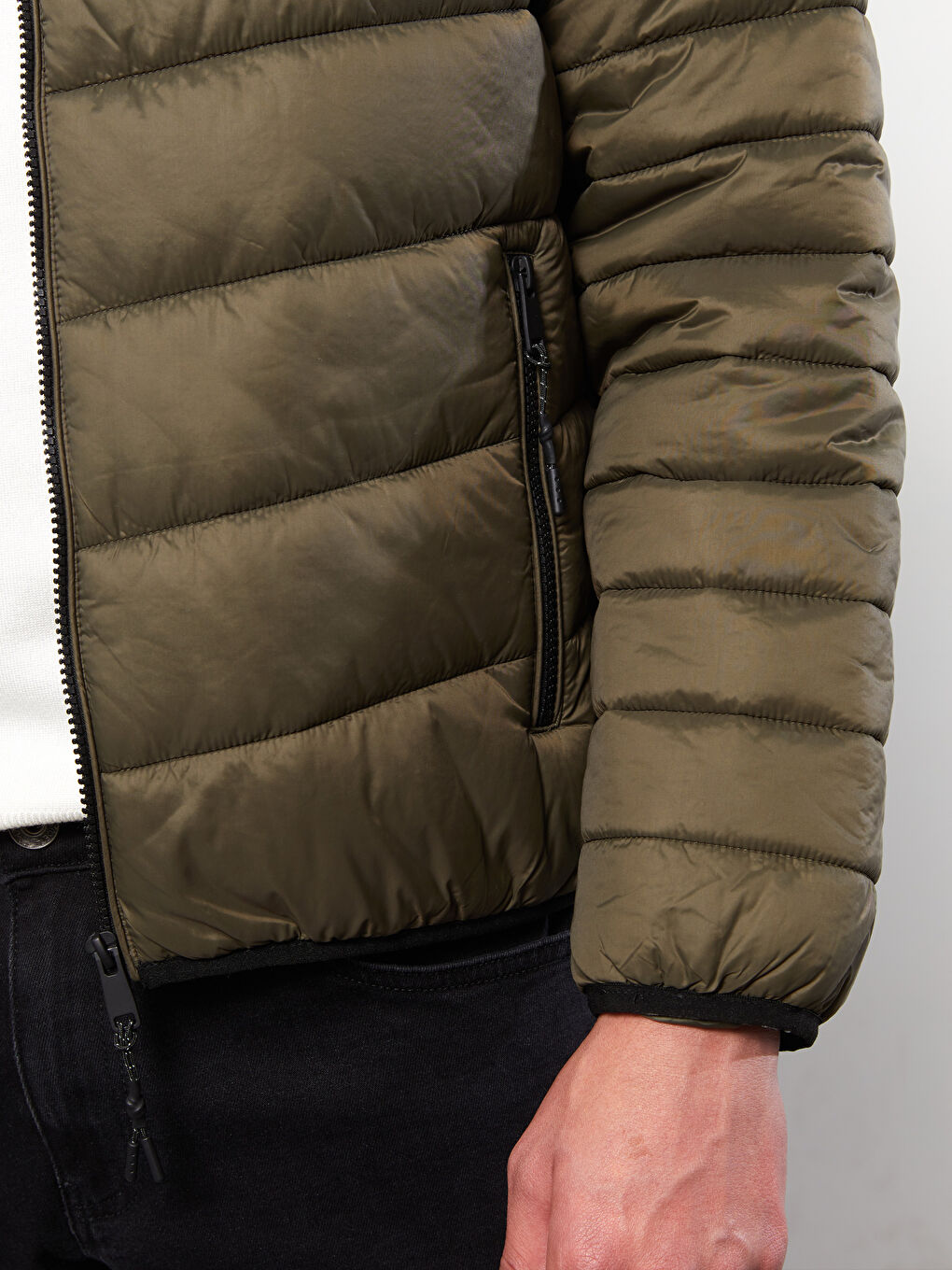 LCW Casual Schlank Geschnittener Kapuzen-Steppmantel für Herren -W21093Z8-HCZ