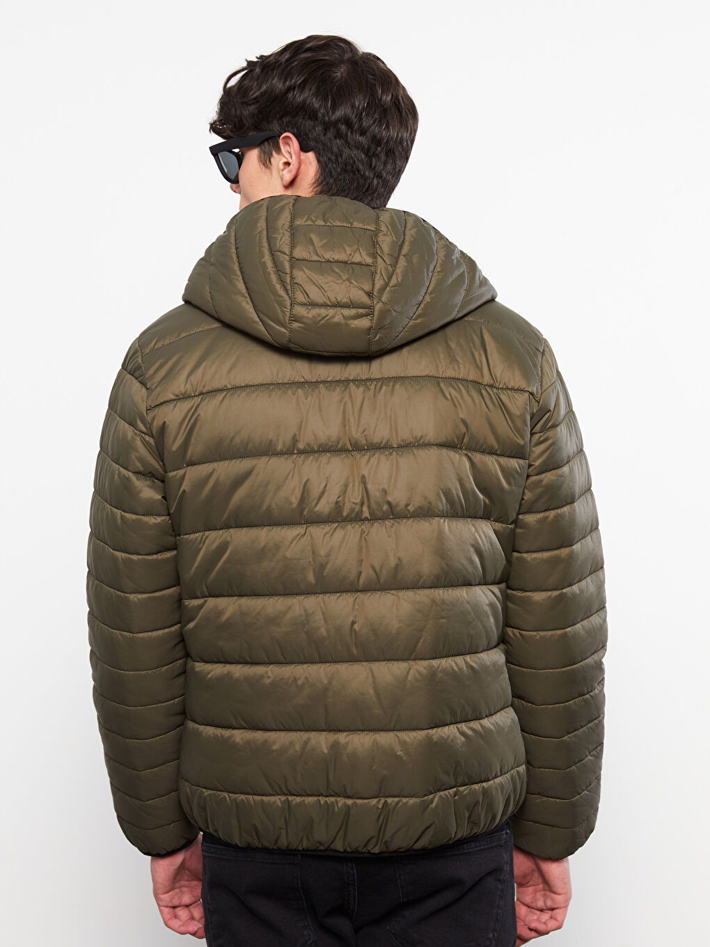 LCW Casual Schlank Geschnittener Kapuzen-Steppmantel für Herren -W21093Z8-HCZ