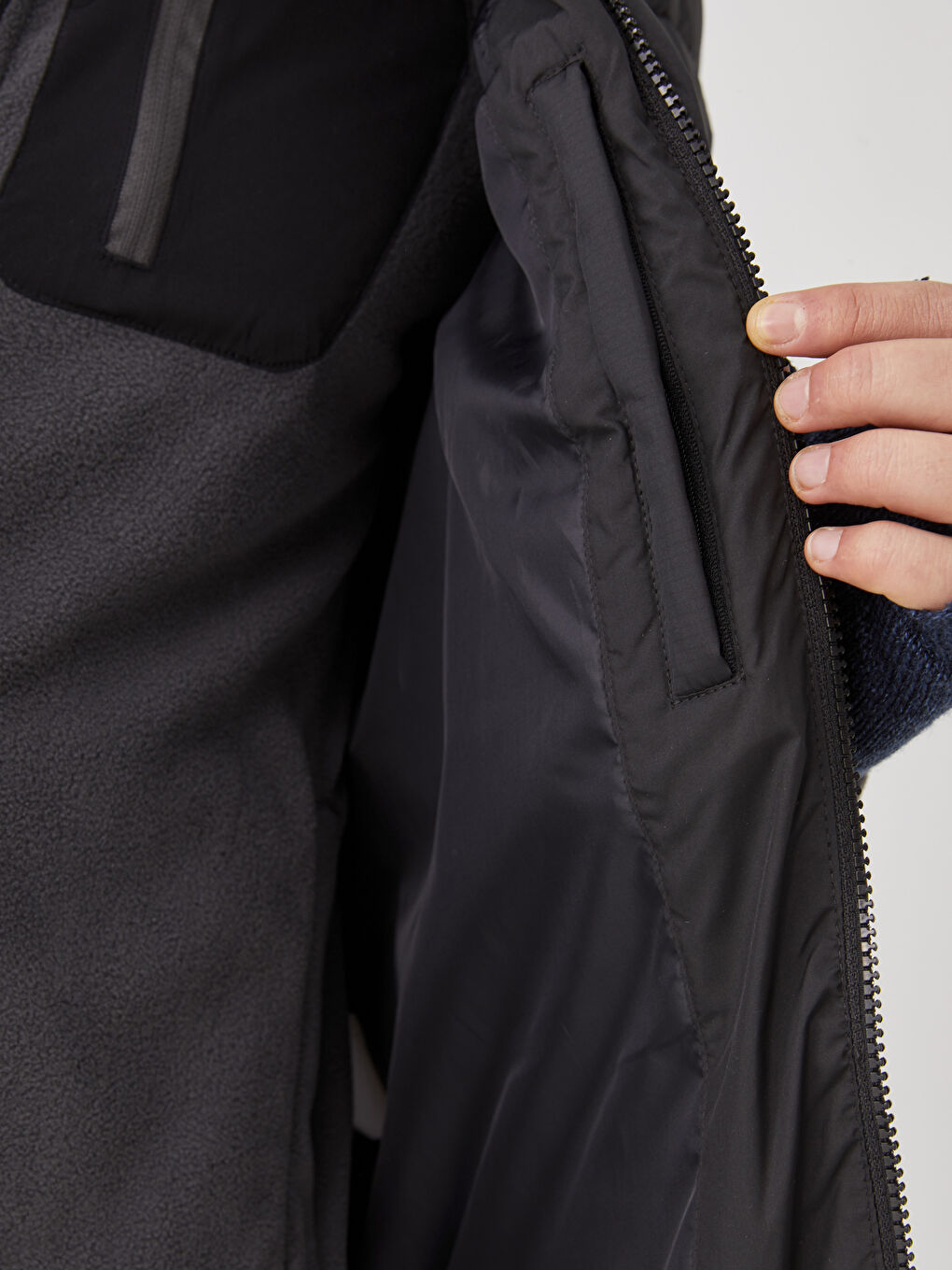 Standard Fit Funnel Neck Men's Puffer Gilet-4