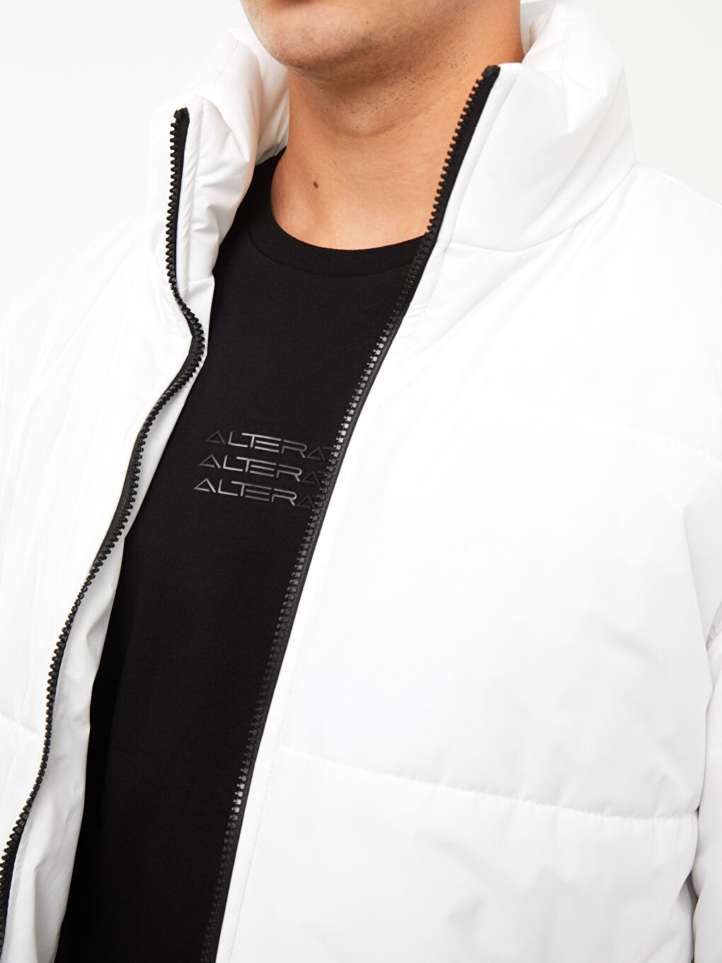 Beyaz Rahat Kalıp Dik Yaka Erkek Şişme Mont-2