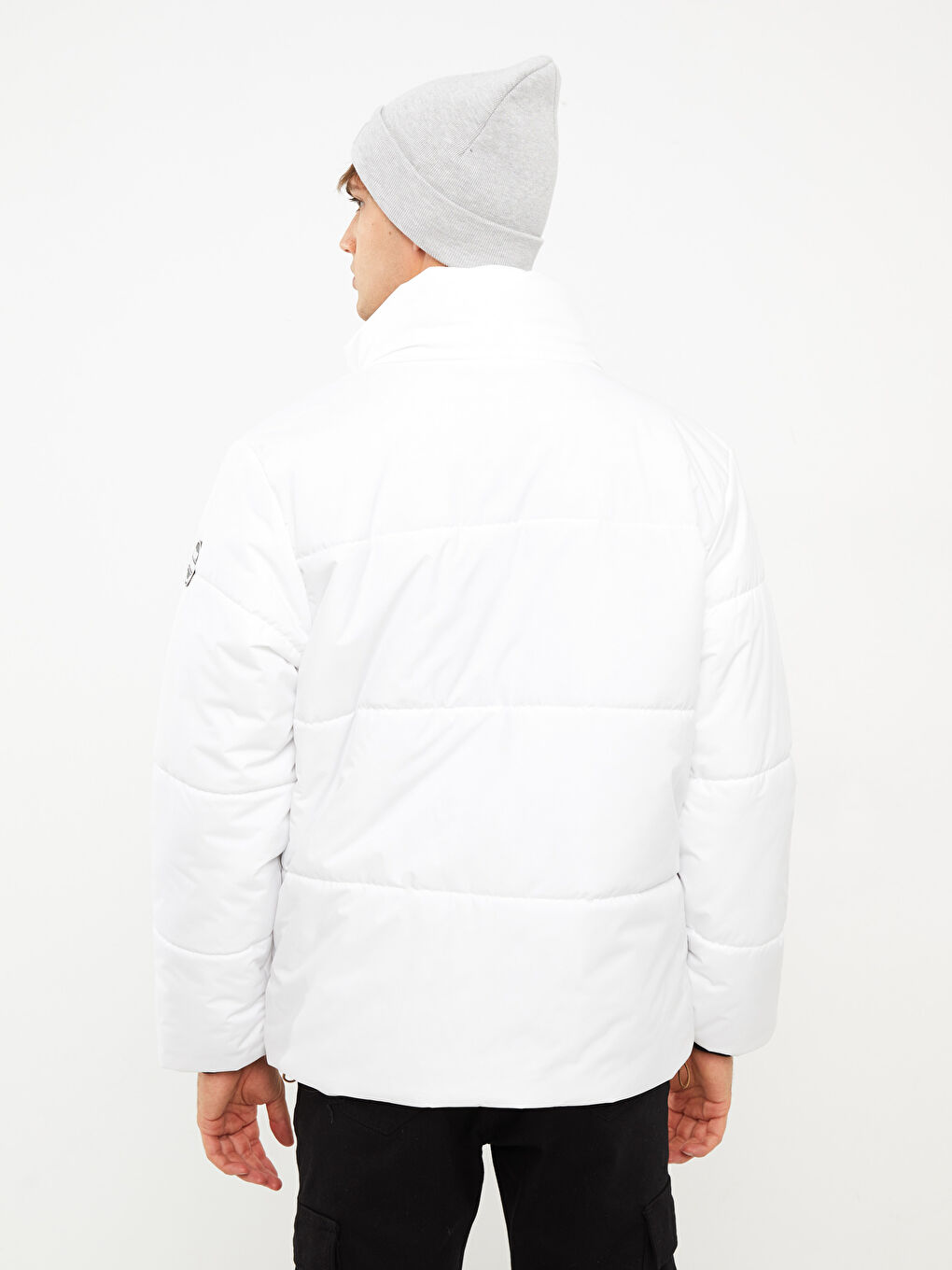 Beyaz Rahat Kalıp Dik Yaka Erkek Şişme Mont-4